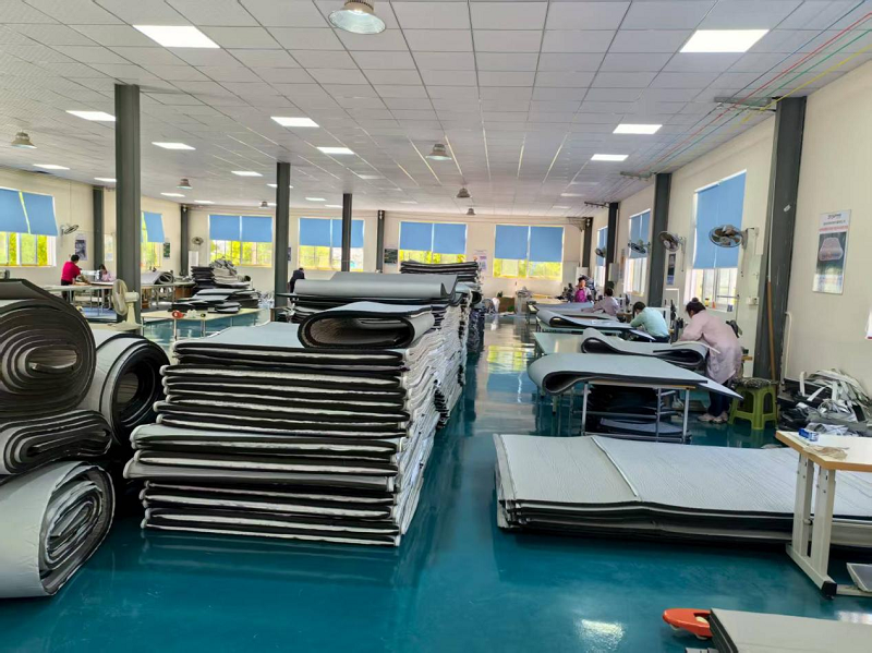 保温车间员工全力保供 保温车间员工全力保供